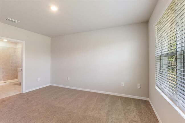 Building Photo - 25361 Doredo Dr