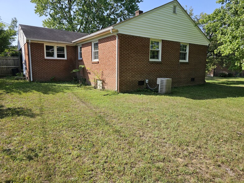 Building Photo - 312 Grove Ave