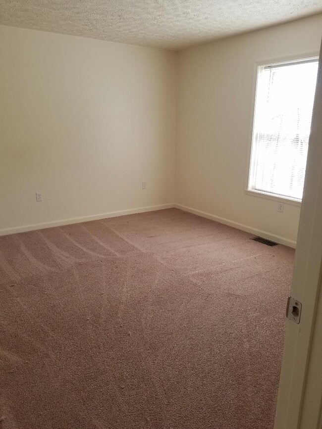 Building Photo - 28 Holler Rd