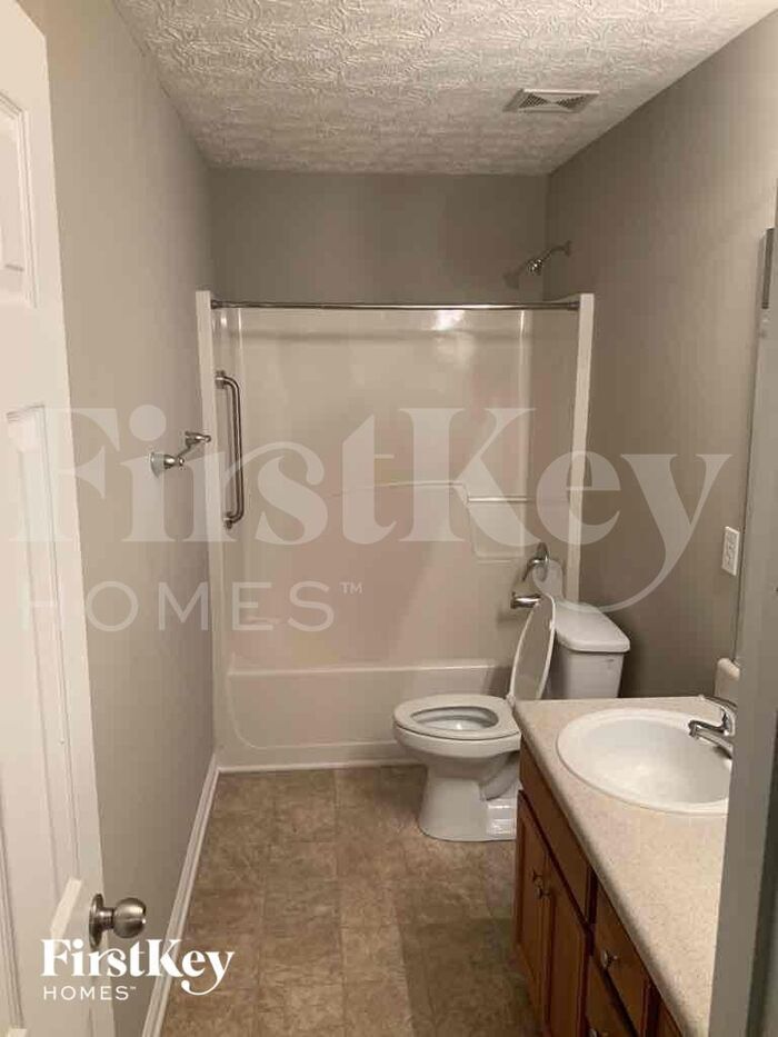 Building Photo - 130 Cobblestone Dr