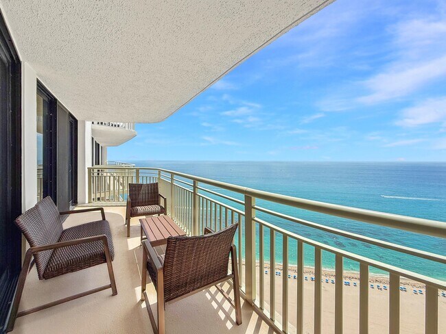 Primary Photo - 3000 N Ocean Dr