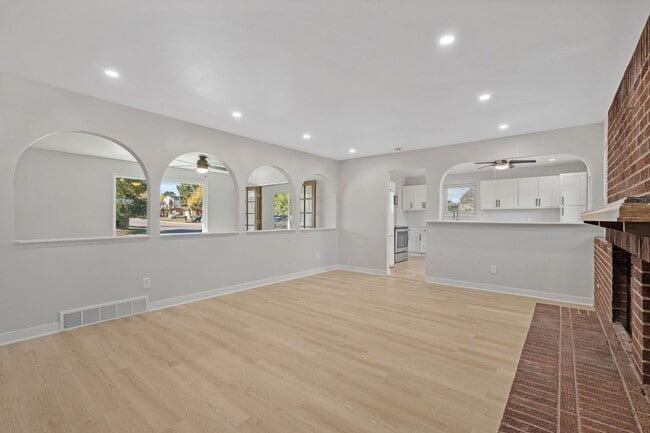 Building Photo - 4558 S Laredo St