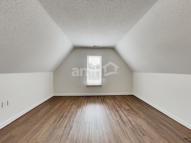 Building Photo - 1838 Oak Springs Dr