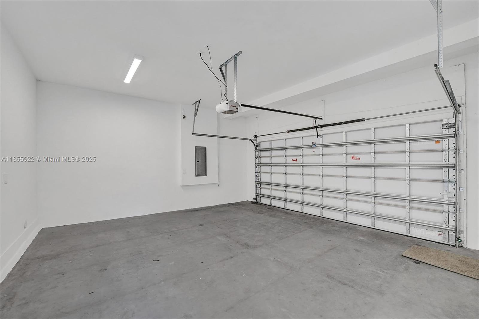 Building Photo - 13145 Addilyn Ct