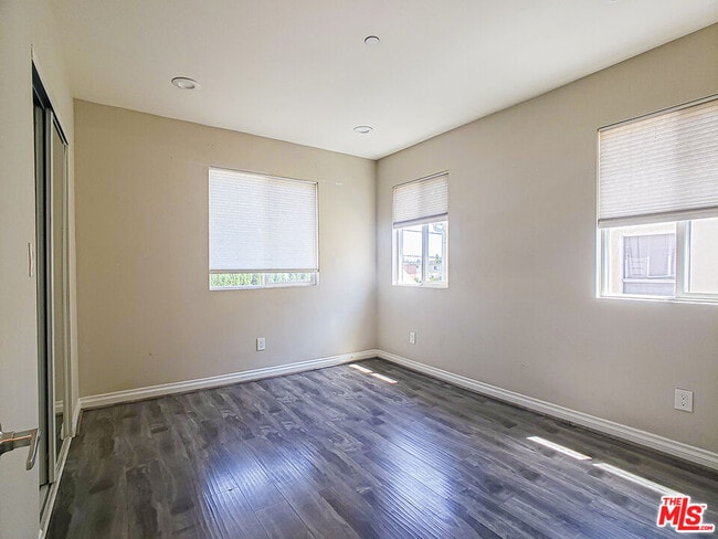 Building Photo - 963 N Wilton Pl
