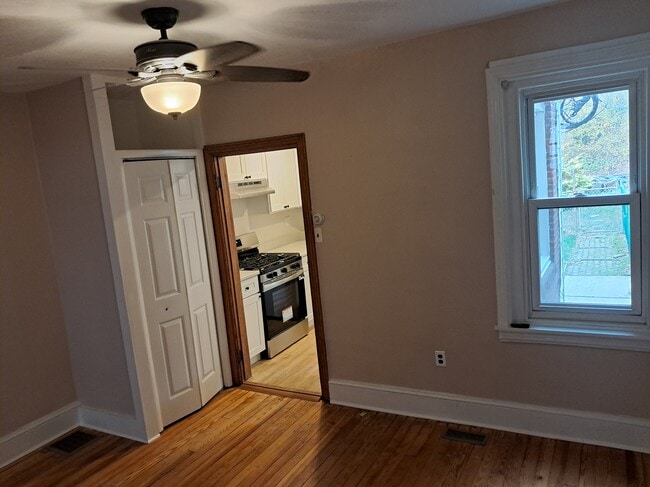 Building Photo - 941 Sargent Ave