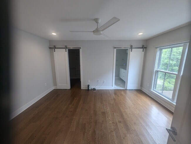Building Photo - 3 BD / 3 BA Newer Row Home for Lease in Ha...