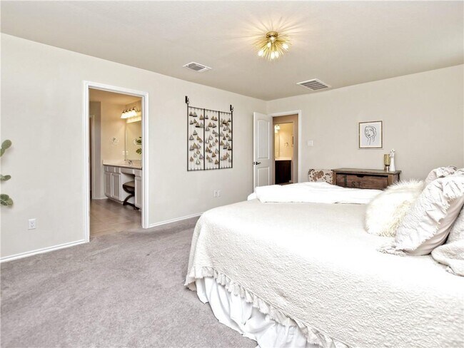 Building Photo - 177 Carlina Lp