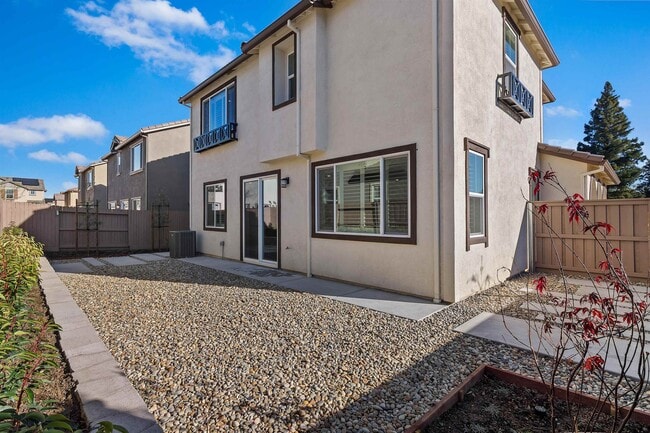 Building Photo - 3012 Vasquez Ct