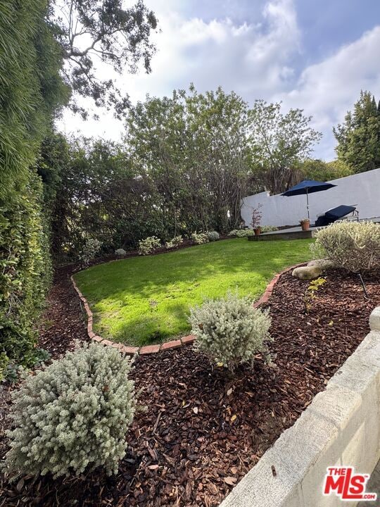 Building Photo - 10614 Le Conte Ave