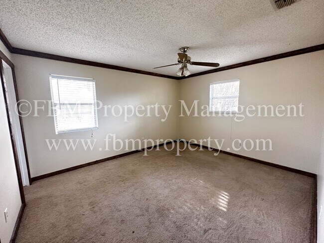 Building Photo - 605 Normandy - Charming 4 Bedroom, 2 Bathr...