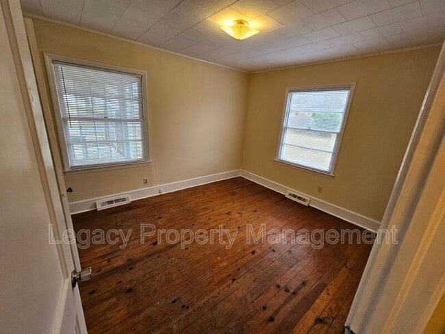 Building Photo - 102 Allen Ruffin Ave