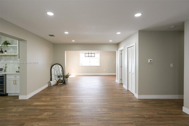 Building Photo - 19450 SW 125th Ave