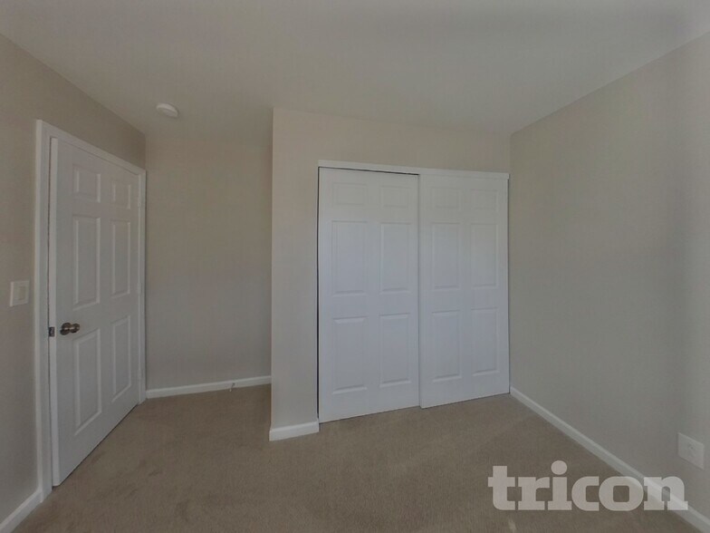 Building Photo - 42 Brookview Dr