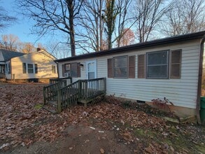 Building Photo - 2 Bedroom House