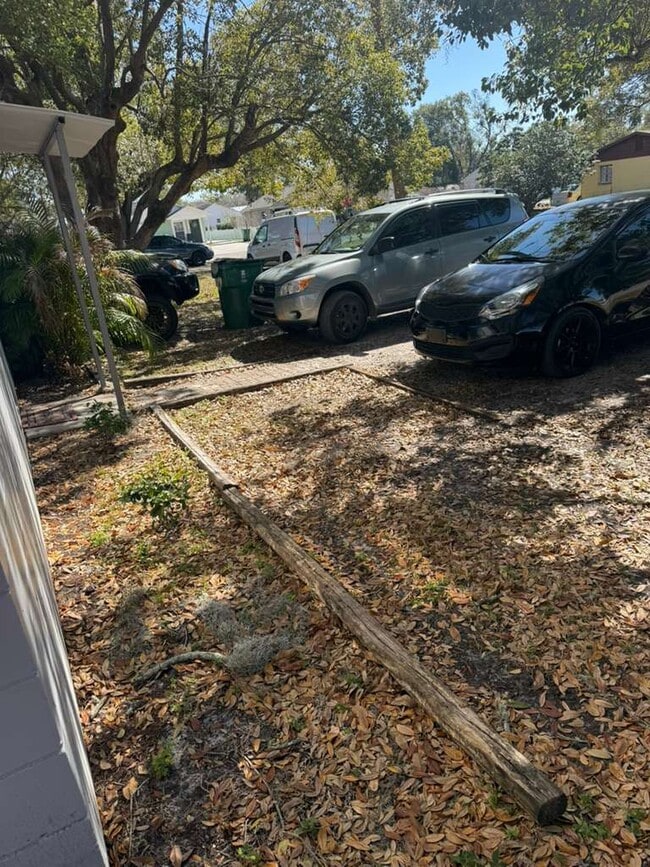 Building Photo - 38603 Naomi Ave