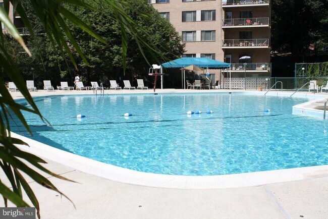 Building Photo - 1900 Lyttonsville Rd