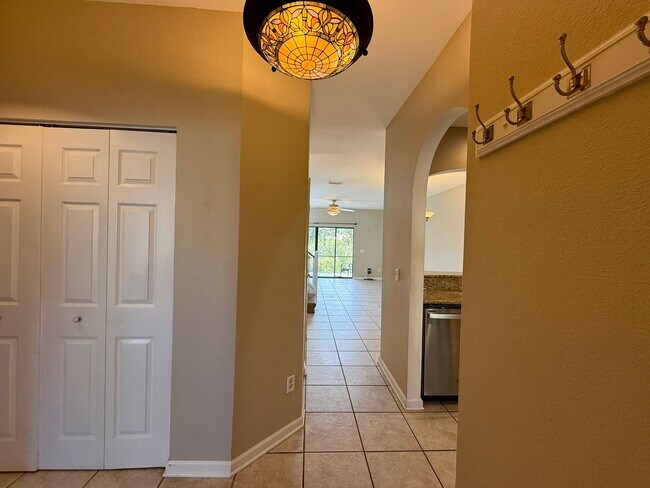 Building Photo - 3 bedroom, 3 bath Luxury Living Along the ...