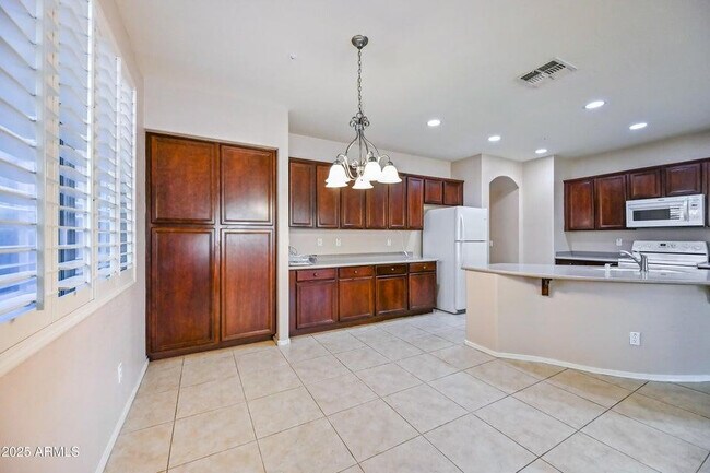 Building Photo - 7102 W Katharine Way