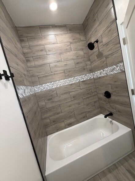 Building Photo - 1249 S Kedvale Ave