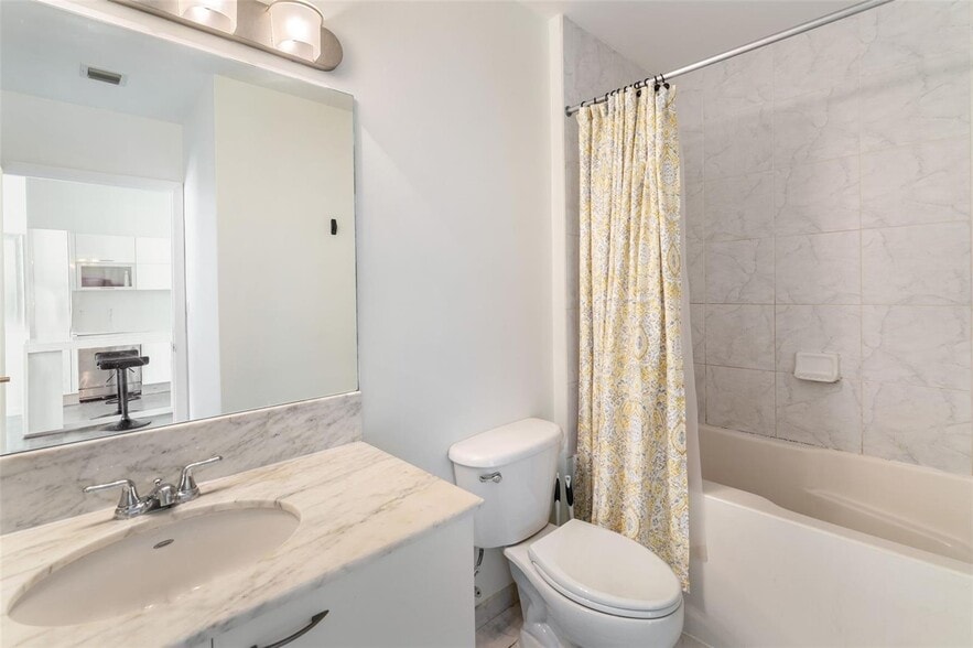 Building Photo - 133 NE 2nd Ave