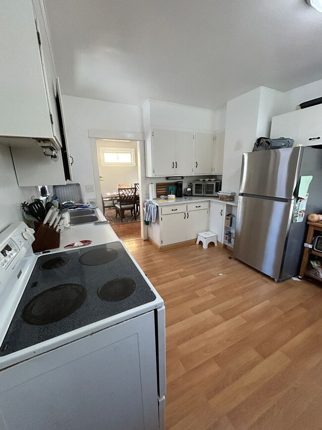 Building Photo - 625 N 16th Ave E