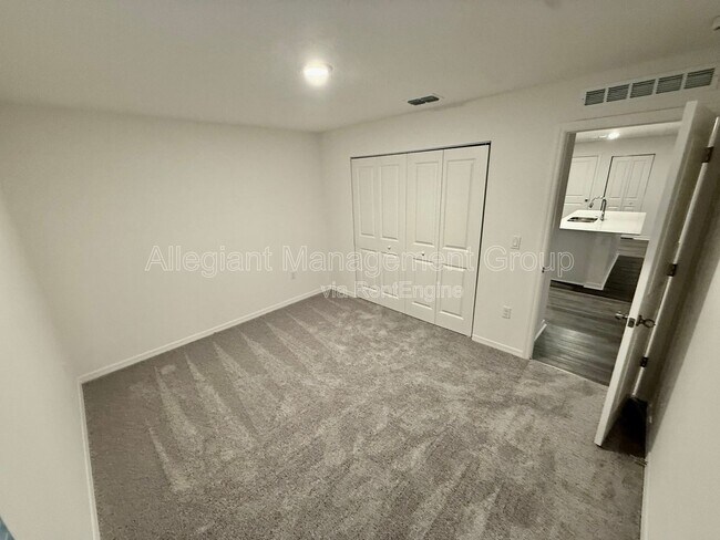 Building Photo - 313 Marquee Dr