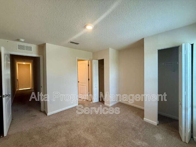Building Photo - 7765 Legacy Trl