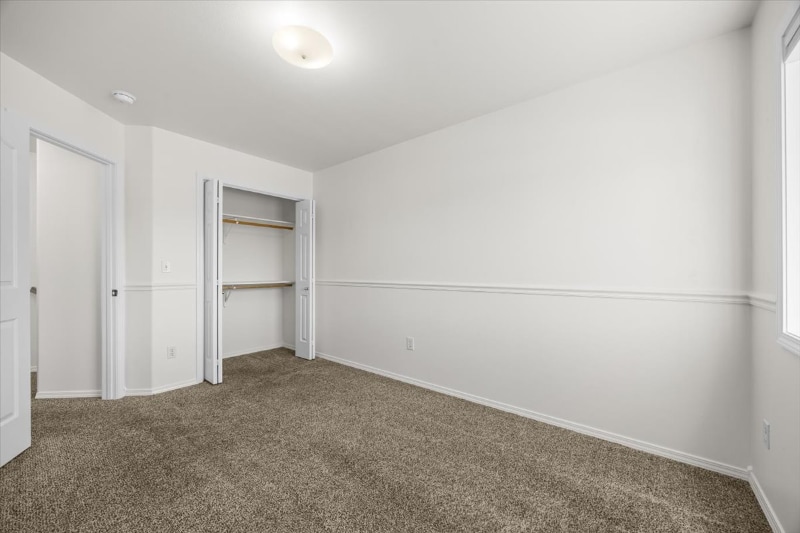 Building Photo - 5174 N Rothmans Ave