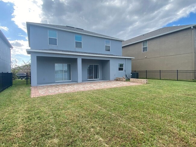 Building Photo - Spacious Waterfront 4BD/2.5BA Single Family Home in Orlando FL!