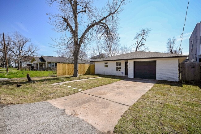 Building Photo - 4710 Hershe St