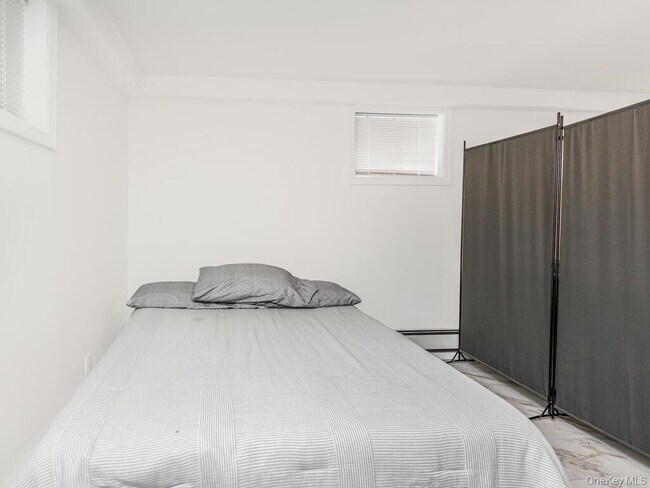 Building Photo - 2096 Central Park Ave