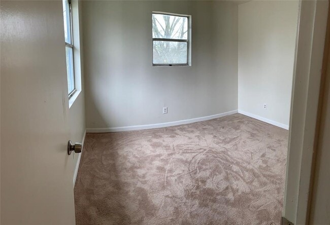 Building Photo - 516 San Saba St