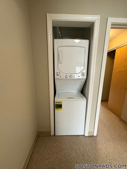 Building Photo - 146 N Beacon St