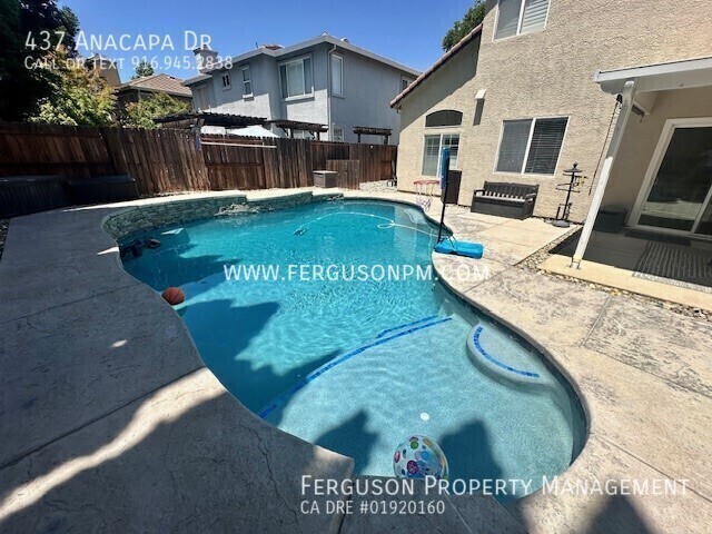Building Photo - 437 Anacapa Dr