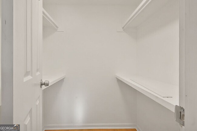 Building Photo - 5883 Brookside Dr SE