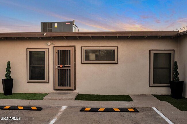 Building Photo - 1108 S 33rd Ave