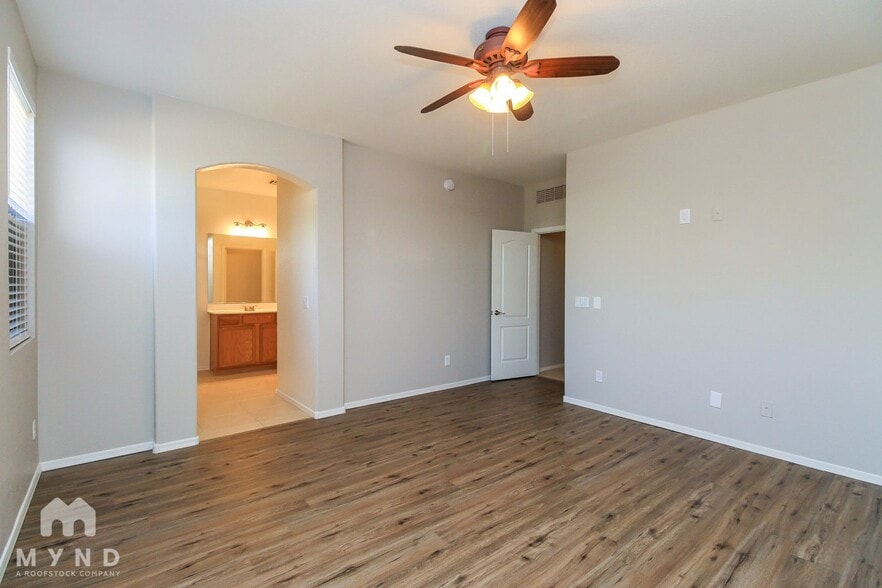 Building Photo - 4053 S Shady Ct