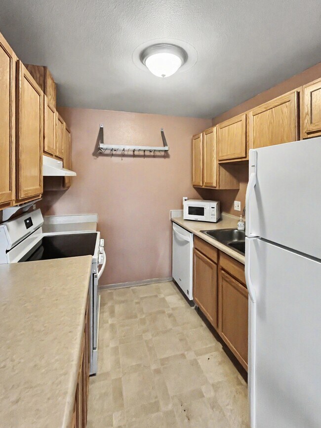 Building Photo - 1405 W 27th Ave