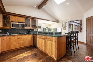 Building Photo - 10365 Holman Ave