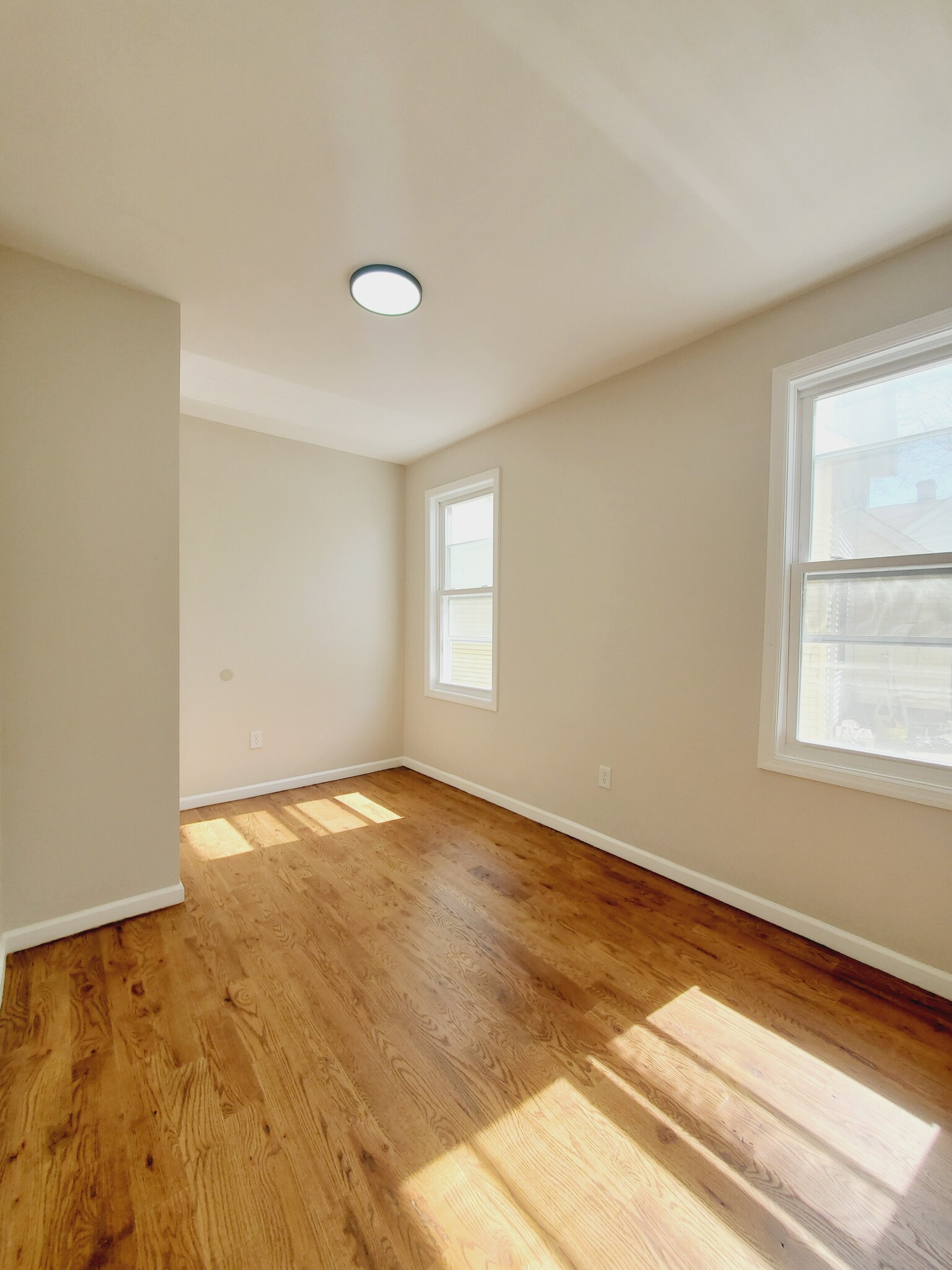 Building Photo - 457 Garfield Ave