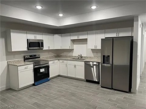 Building Photo - 320-322 Ivan Ave S