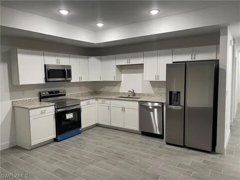 Building Photo - 708-710 Hightower Ave S