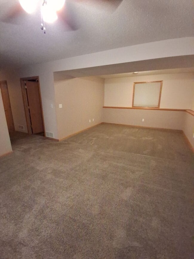 Building Photo - Beautiful 4 Bedroom House in Prescott, WI!...