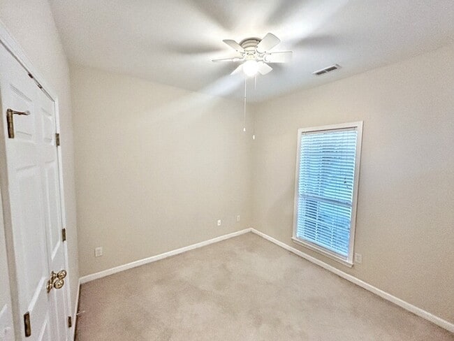 Building Photo - 125 Oxmoor Dr