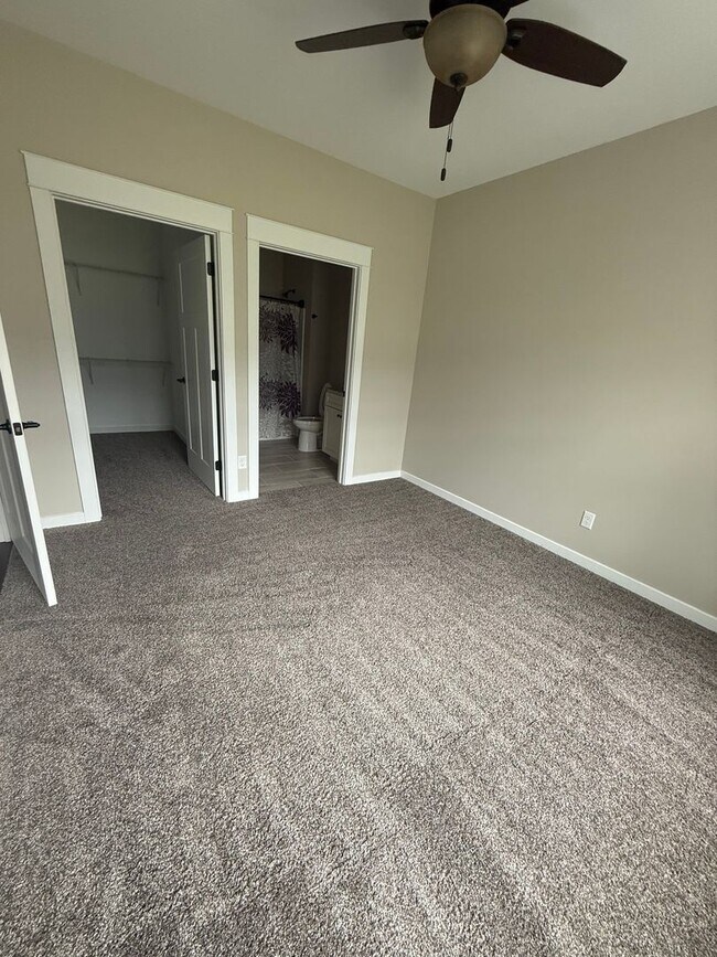 Building Photo - 3 Bedroom, 3 Bathroom - Shippensburg, PA!