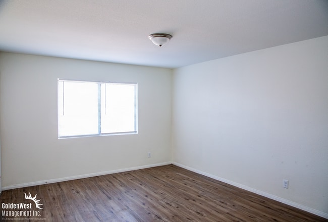 Building Photo - Cozy 1Bdm 1Ba Apartment in the Heart of Las Vegas