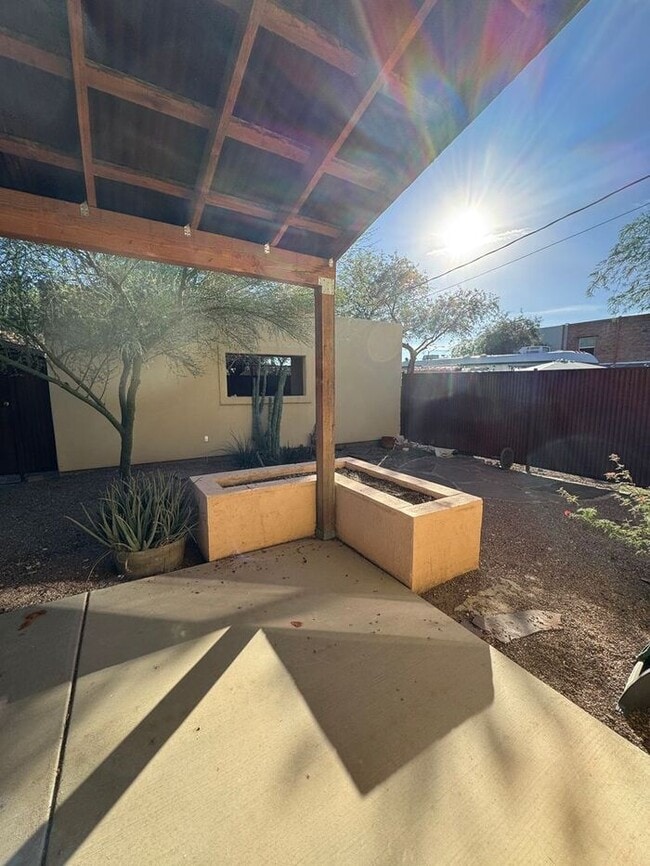 Building Photo - Charming 2 Bedroom, 2 Bathroom Home in Tucson, AZ