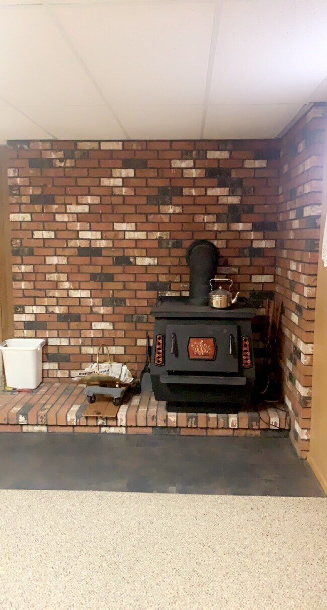 Building Photo - 8071 Emery Rd