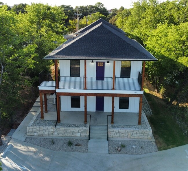 Building Photo - 1360 W Mc Neill